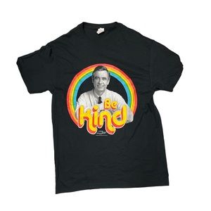 NWOT Mr. Rogers Neighborhood vintage“Be Kind” graphic unisex t-shirt. Size M.